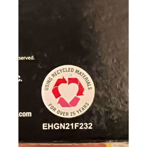 Illumination Minions Googly Eye Sticker Valentines with Treat Bags - Picture 8 of 10